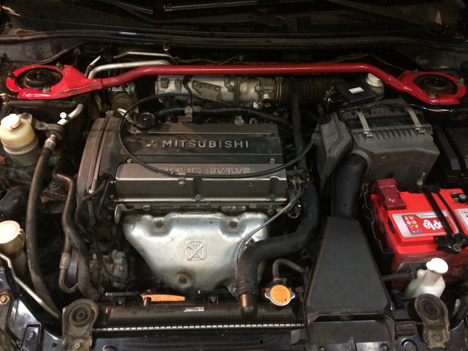 Замена двигателя mitsubishi. 4g63 Lancer 9. 4g63 Лансер 9 2.0. Mitsubishi Lancer 9 2.0 двигатель. Мотор 4g63 2.0 Лансер.