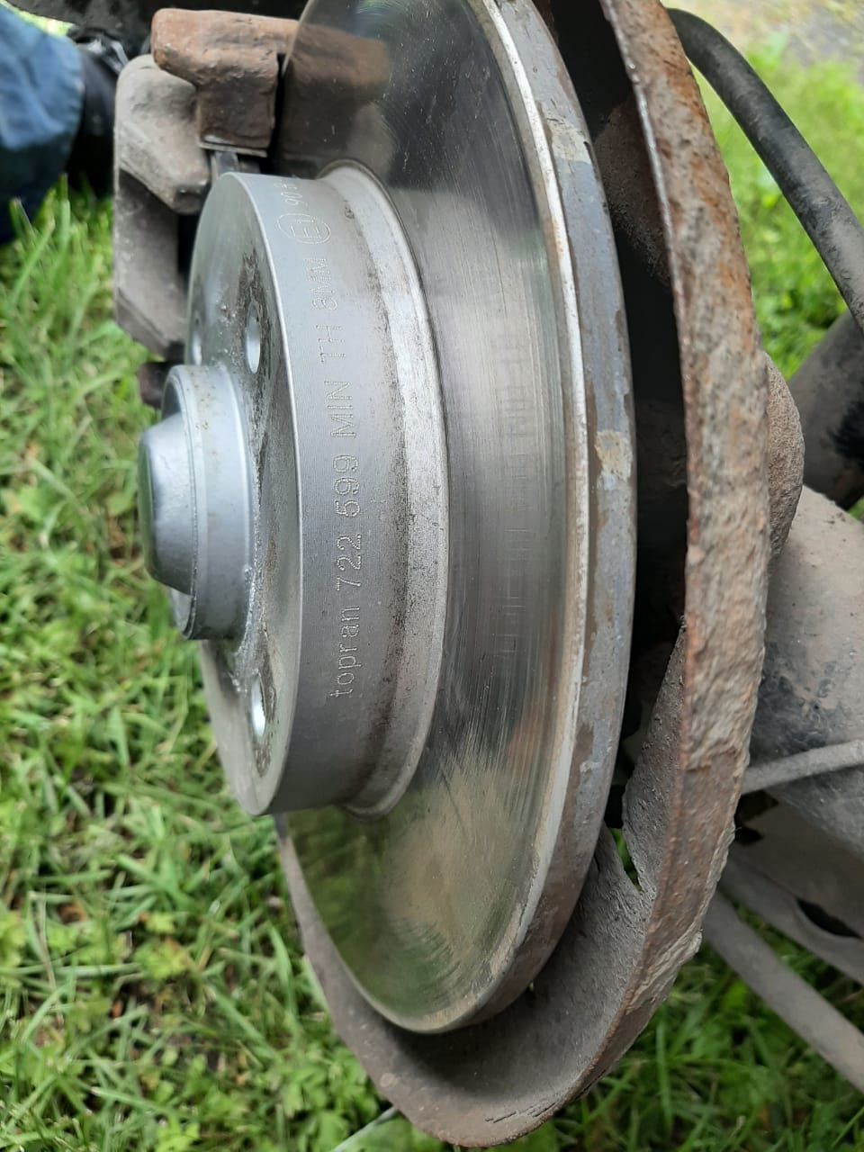 Замена пыльника заднего тормозного цилиндра — Citroen C4 (2G), 1,6 л ...