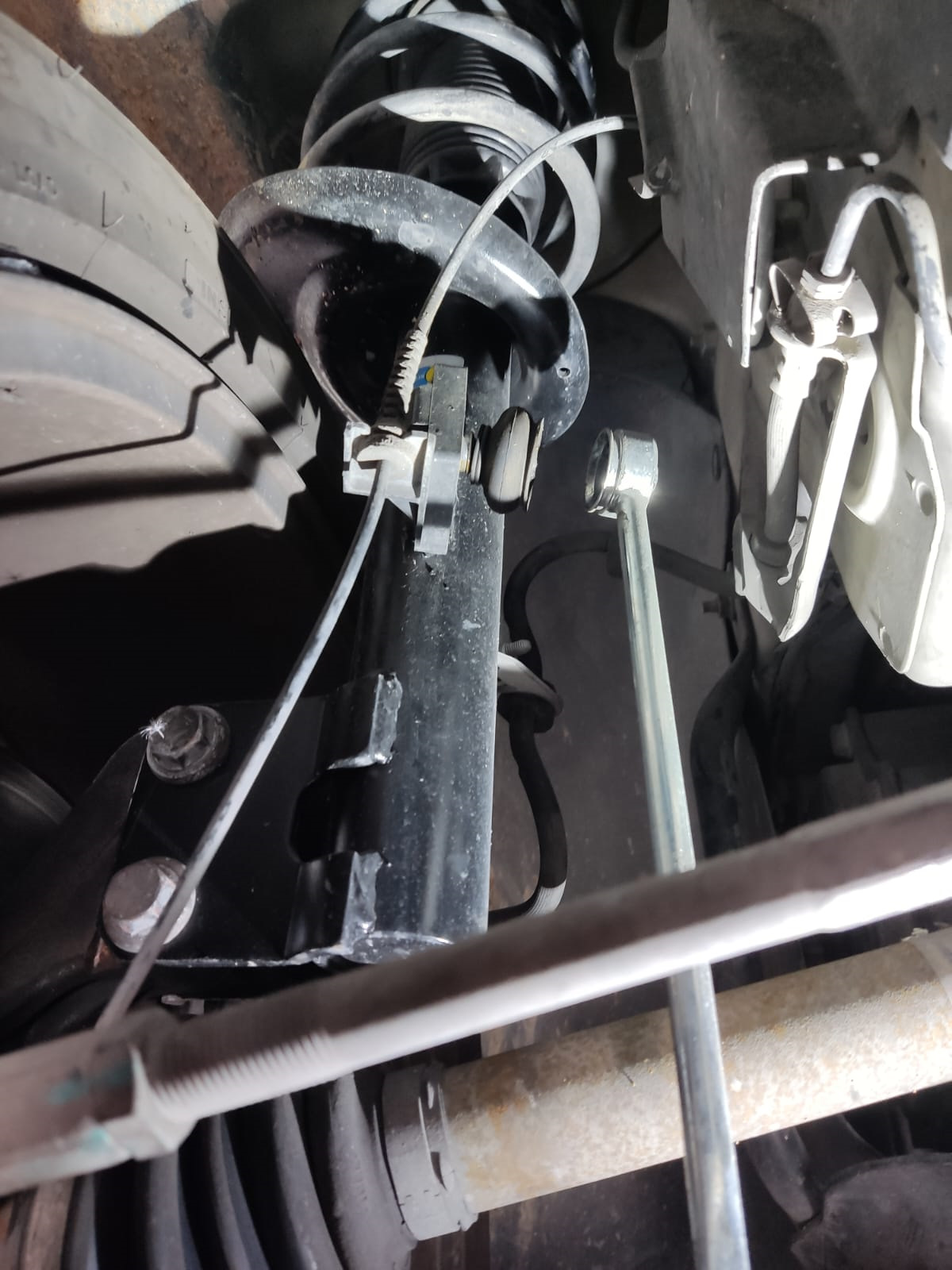 Замена линка стабилизатора — Peugeot RCZ, 1,6 л, 2011 года | визит на ...