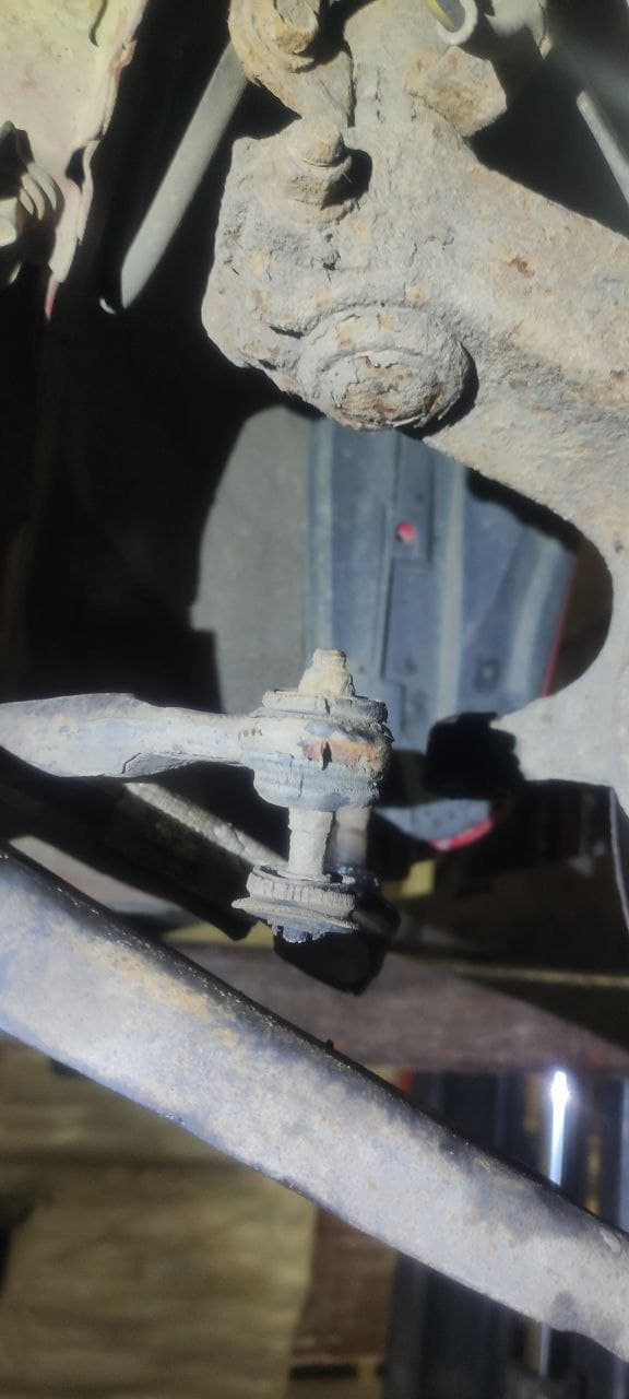 Большое ТО. Замена сцепления пежо 107 робот. Замена стоек стабилизатора ...