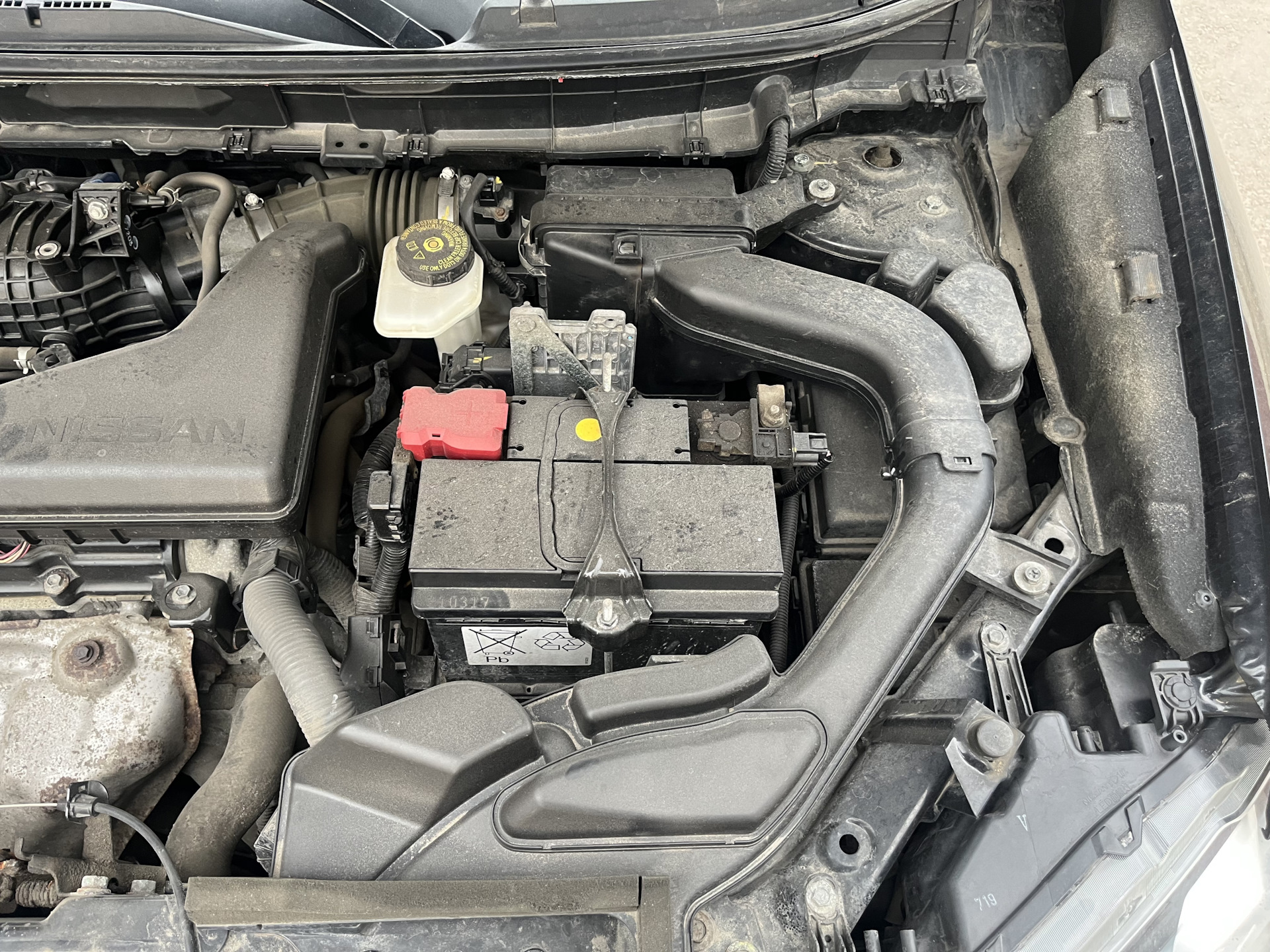Фильтр салона, воздушный фильтр — Nissan X-Trail III (t32), 2,5 л, 2017 ...