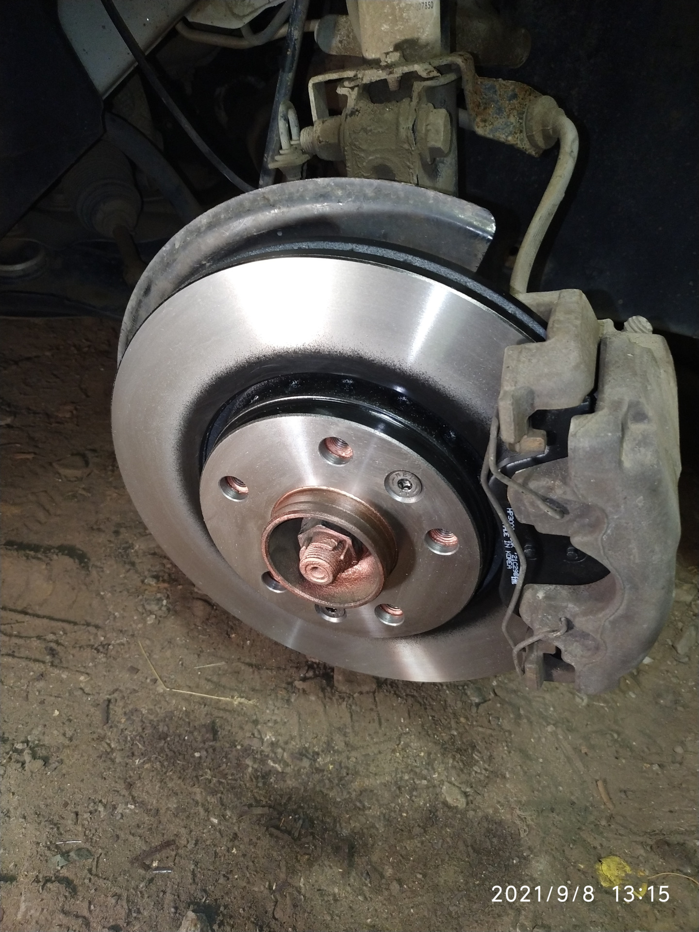 Тормозные диски рено логан 1. Тормозной диск рено логан 1. Рено логан - тормозные диски и колодки. Пружина передних колодок рено логан меган 2. Тормозные диски и колодки рено.