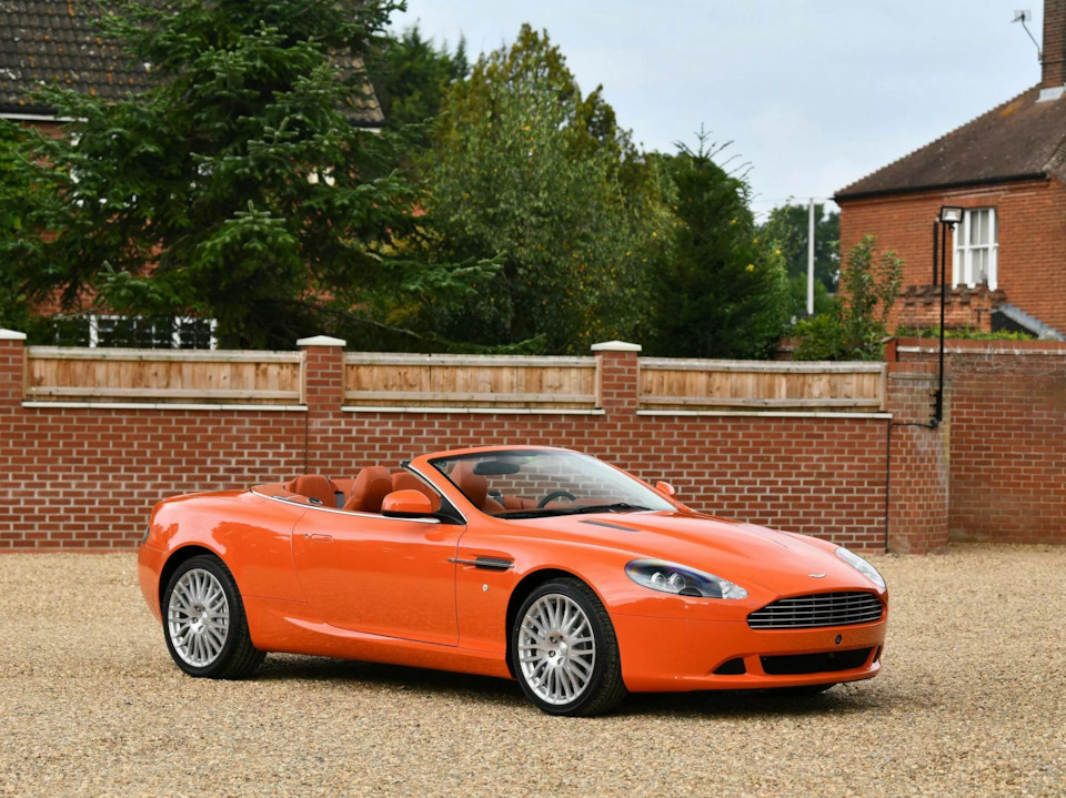 Полностью оранжевая коллекция Aston Martin Is So 2010 - DRIVE2