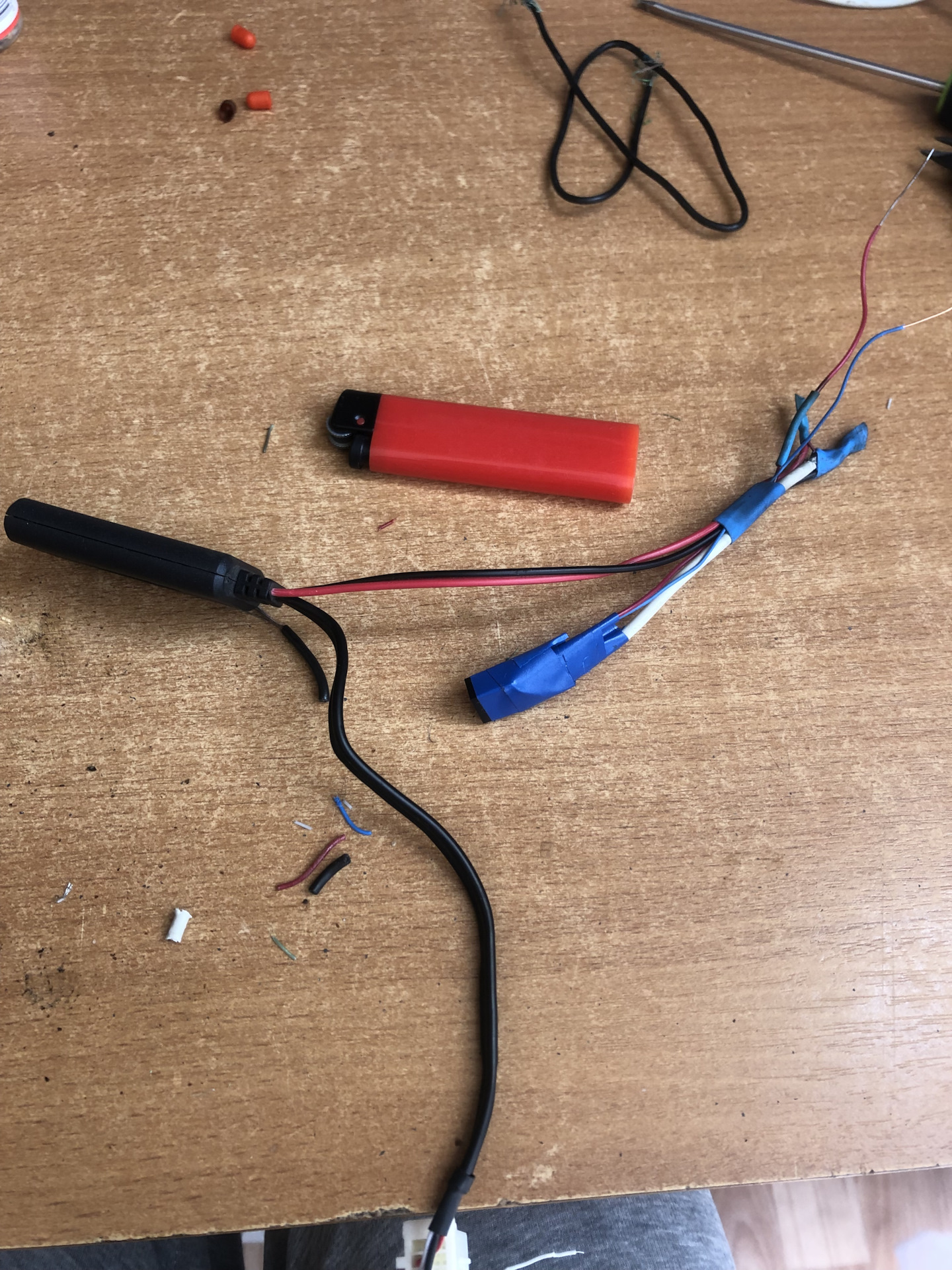 Зло#бучий писк из колонок AUX — Mazda 6 (1G) GG, 2 л, 2006 года ...