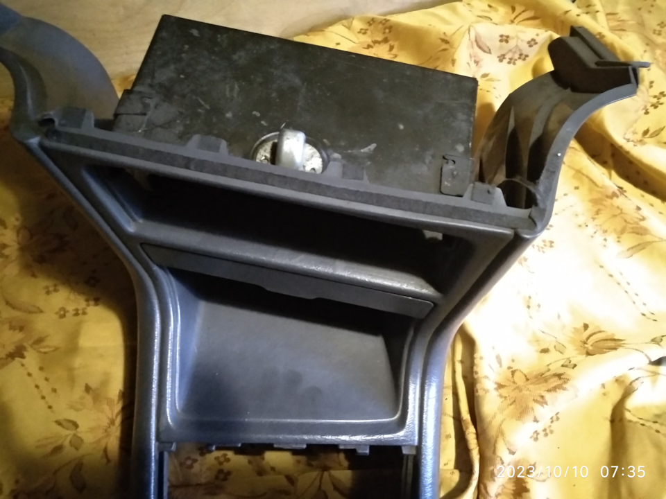 Подстаканники с консолью Камри на Toyota Camry (XV10). Б/у | 5 000 ₽ в ...