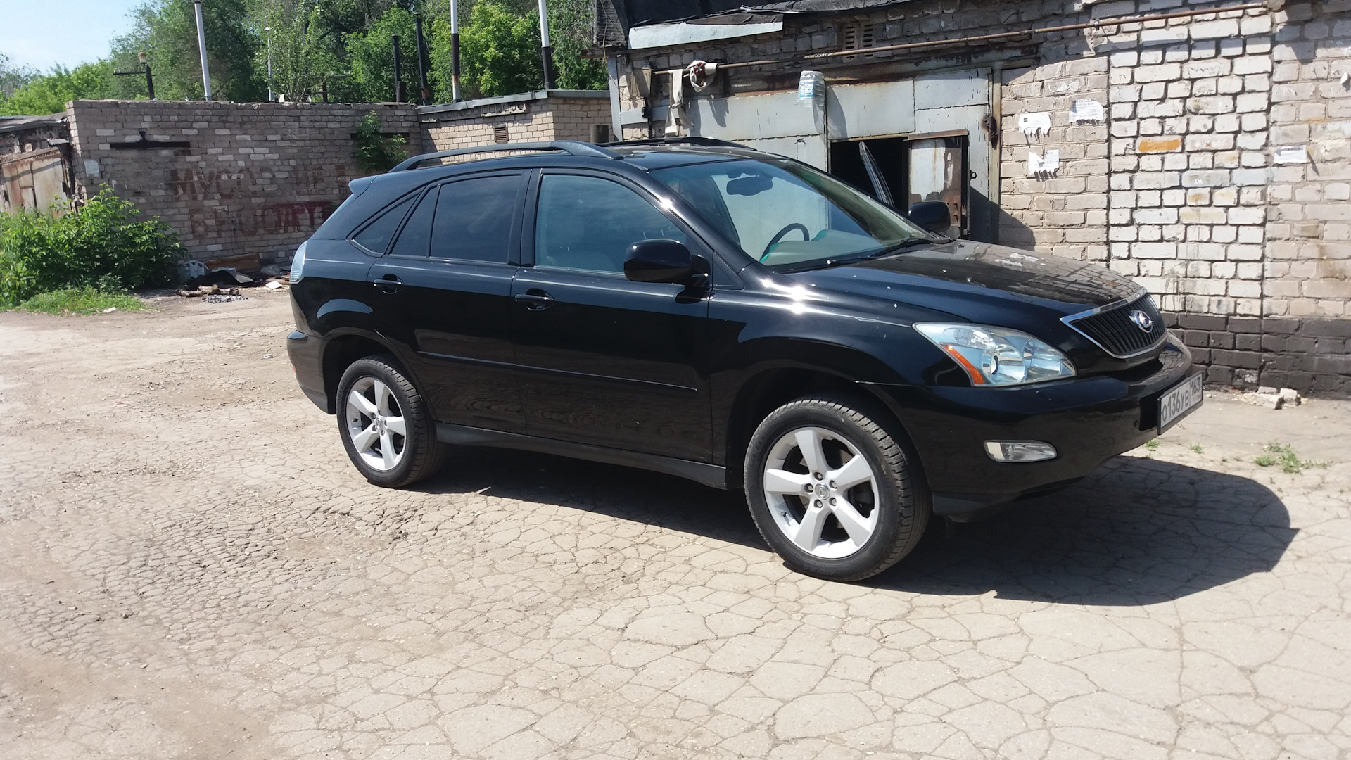 Lexus RX (2G) 3.3 бензиновый 2005 | Универсал бизнес класса