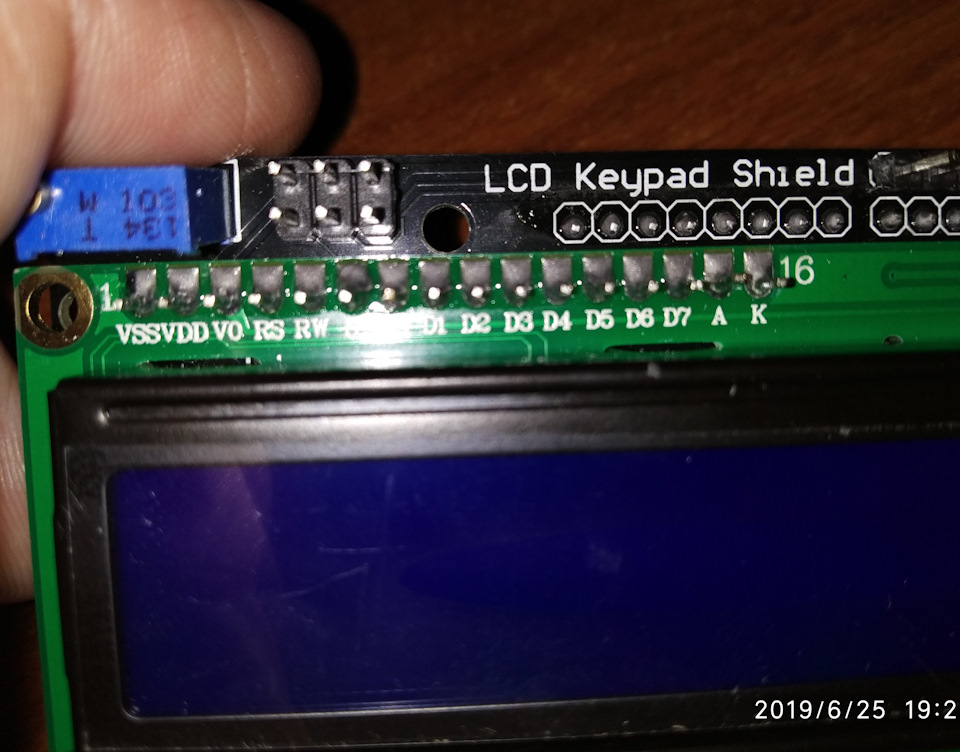 Lcd 1602 keypad shield. LCD Keypad Shield 2004. Яркость дисплея 1602.