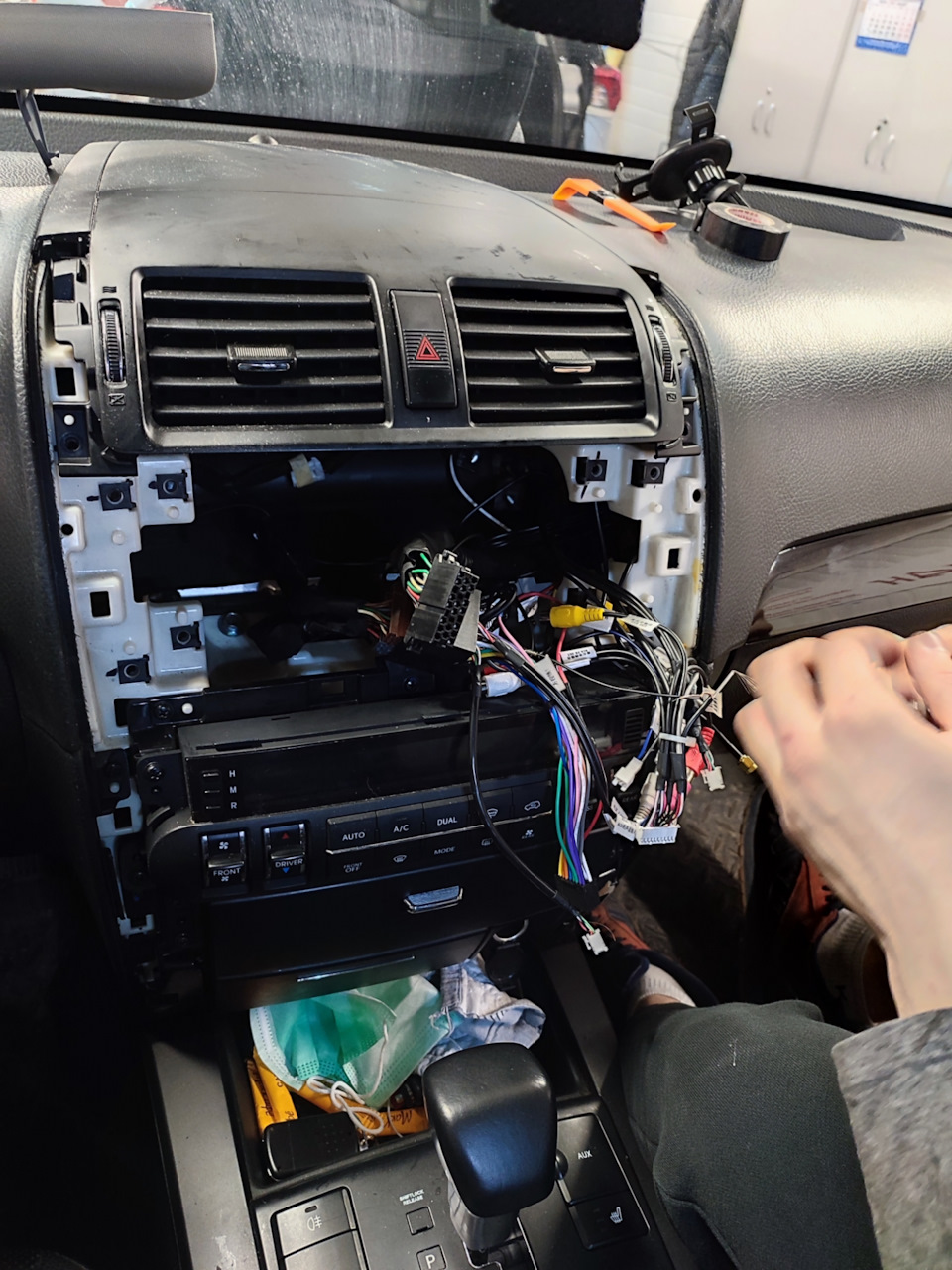 Подключение штатного микрофона к китайской магнитоле. Kia Mohave. Teyes ...