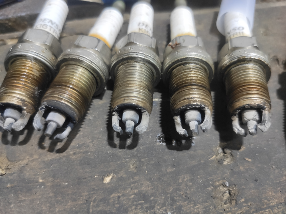 Аппетит масла подрос, постепенно готовлю голову и карман к кап.ремонту, контракт не вижу смысла брать, скоро буду изучать тему ремонта ( — Toyota Chaser (100)