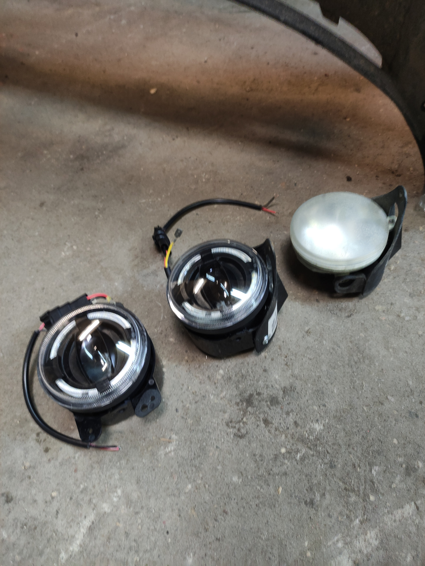 Противотуманки додж. Противотуманки додж. Птф dodge durango. Додж стратус 2 птф. Dodge nitro птф.