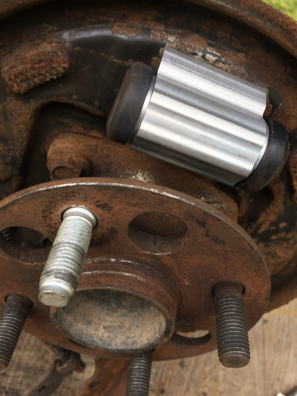 Не тормози, сникерсни. — Toyota Yaris (p2), 1,3 л, 2007 года | своими ...