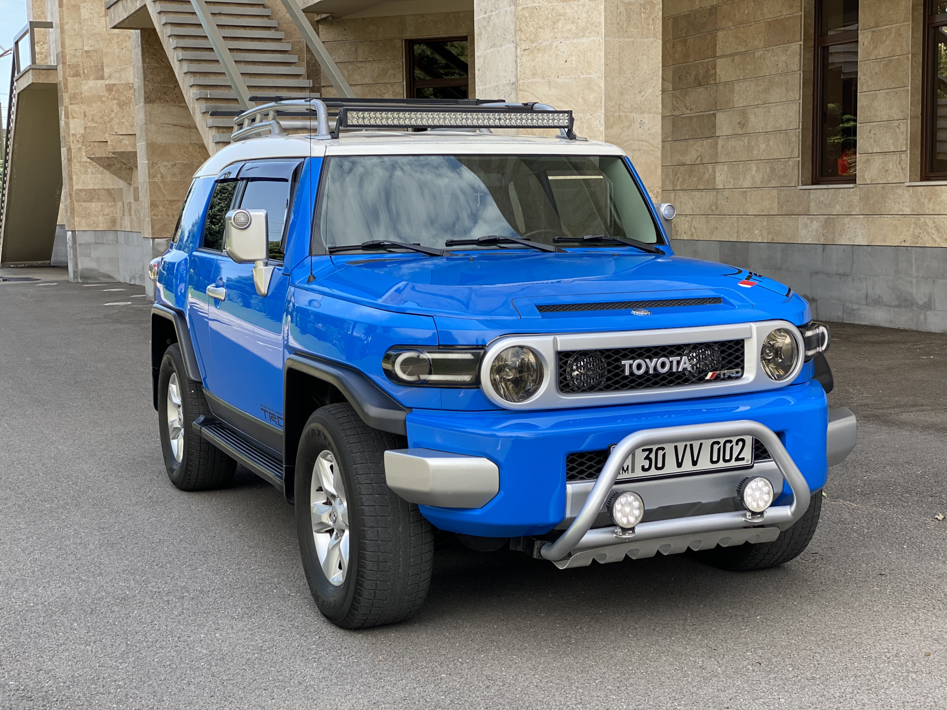 Тойота FJ Cruiser новый