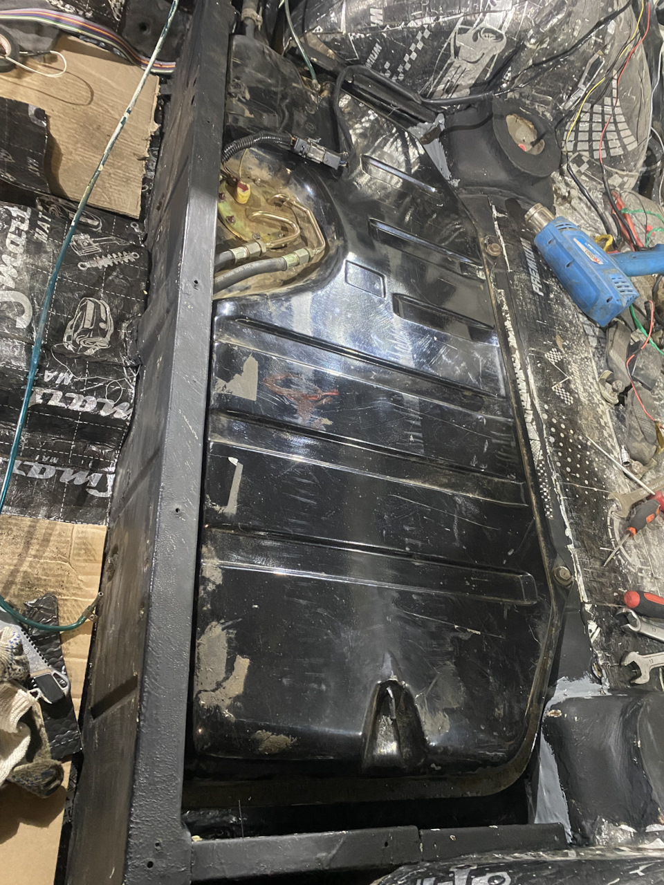 Бензобак инжектор — LADA 4x4 3D, 1,6 л., 1991 года | запчасти | DRIVE2