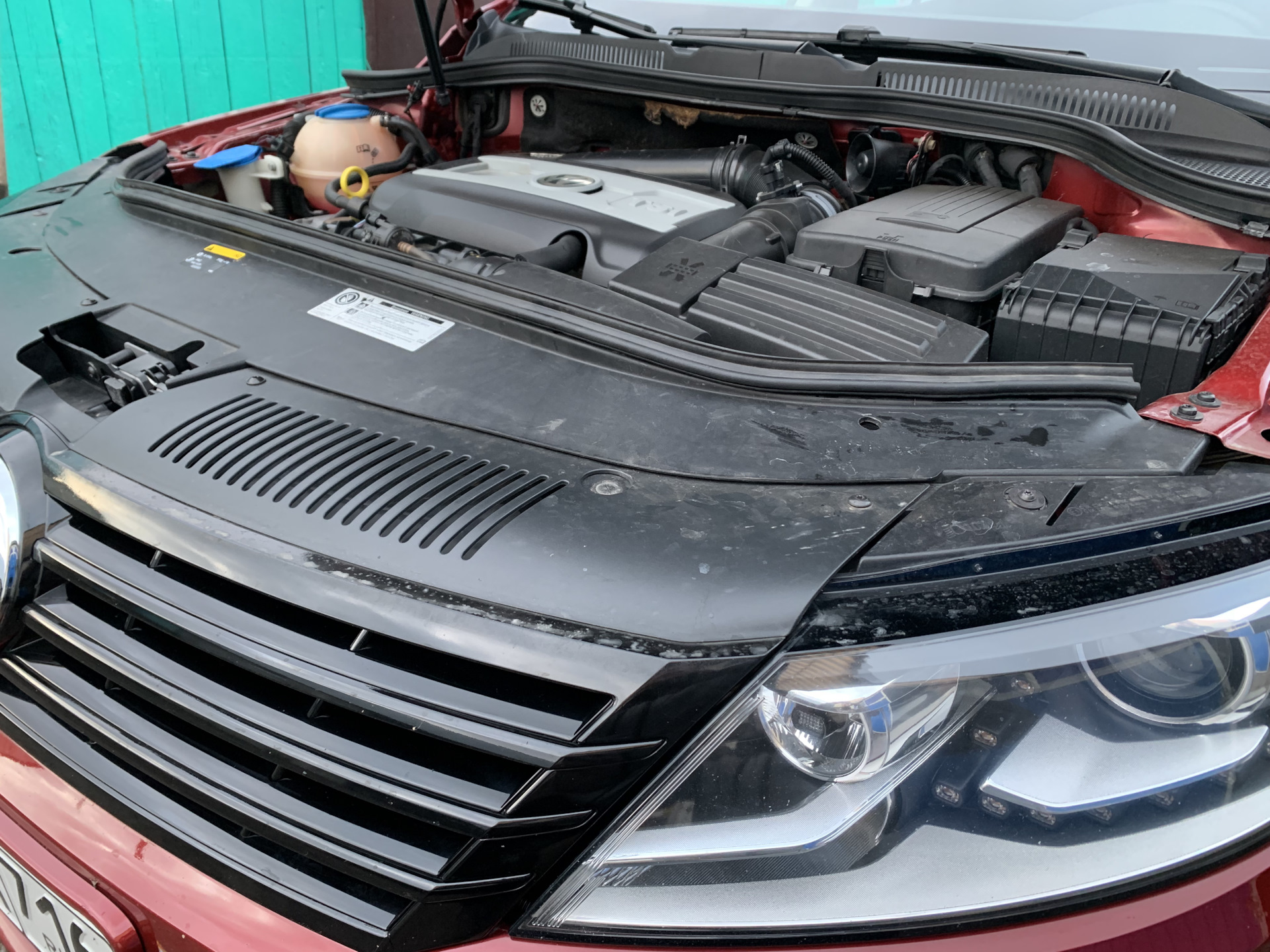 #11 Уплотнитель подкапотного пространства passat cc — Volkswagen Passat ...