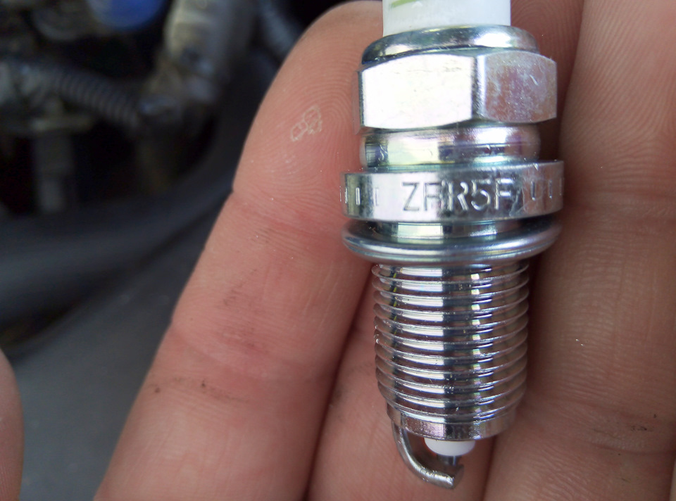 ZFR5F11 под партом 2262 — Hyundai Accent (2G). Запчасти на фото: ZFR5F11