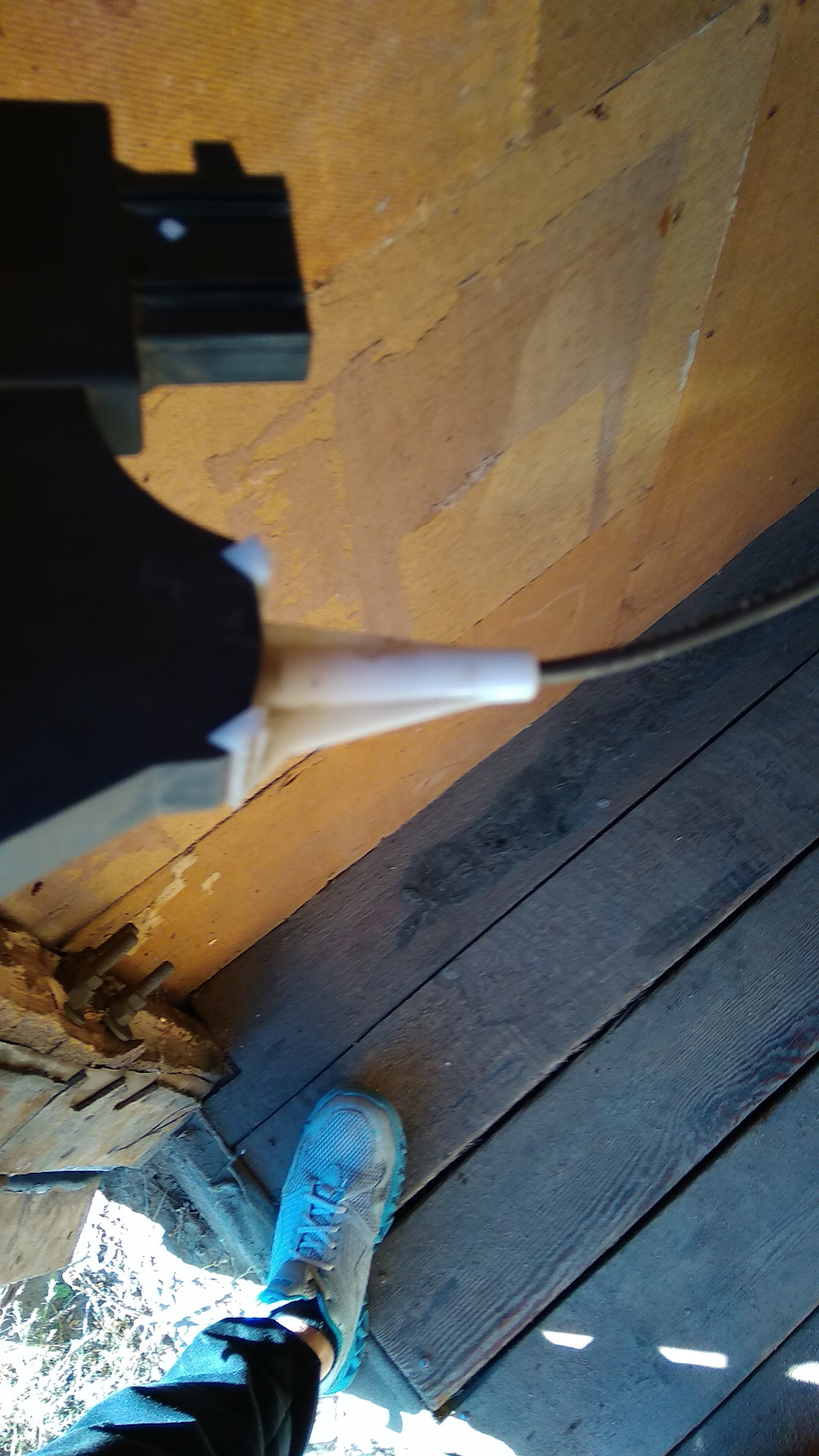 Распиновка замка двери мазда трибьют