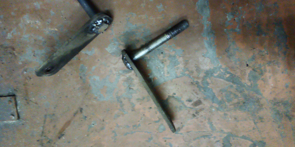 Замена втулок рессор — ГАЗ 3110, 2,4 л, 2000 года | плановое ТО | DRIVE2