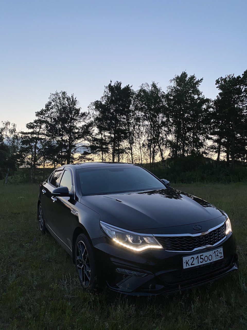 Kia Optima черная