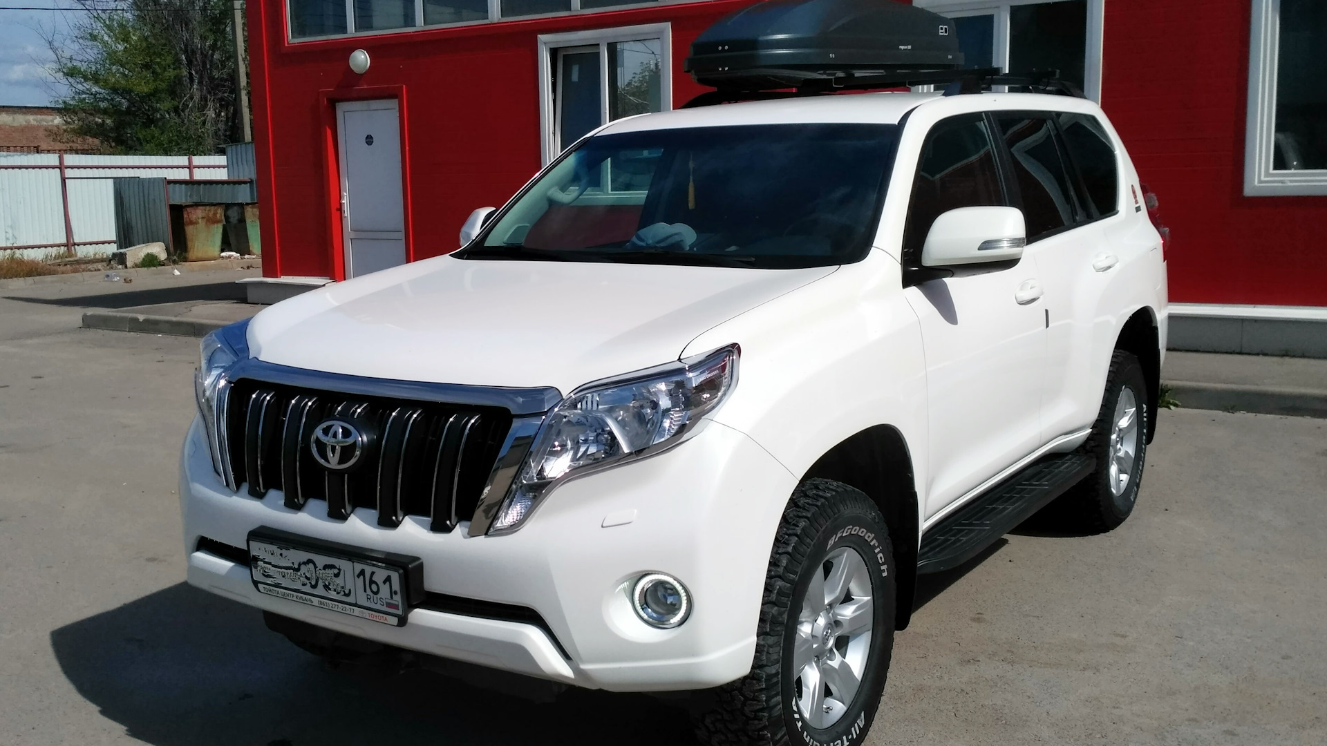 Прадо 150 дизель 3.0. Toyota Land Cruiser Prado 250. Toyota Land Cruiser Prado 2014 белый. Тойота ленд Крузер Прадо 150 Рестайлинг. Prado 150 2014.