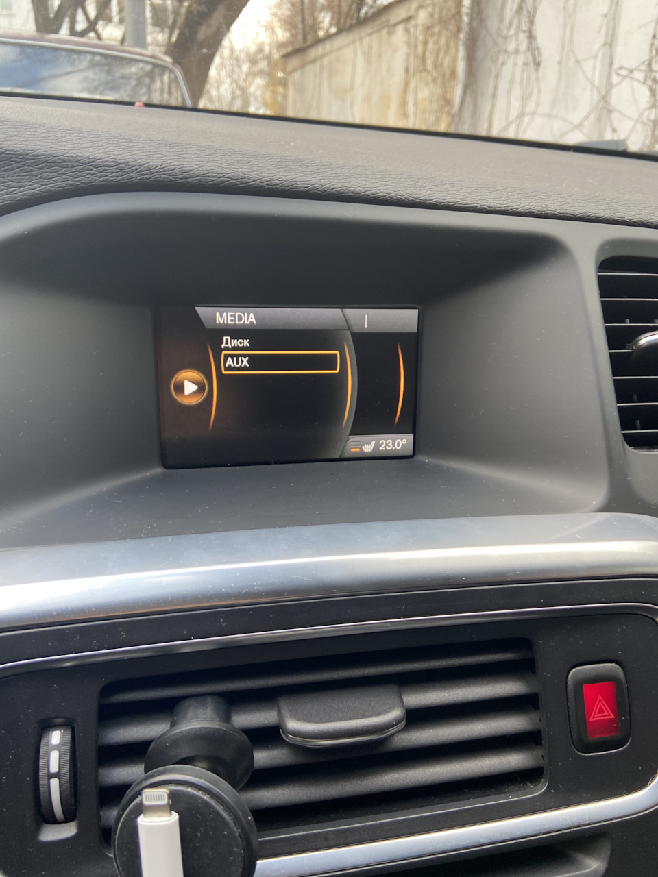 Блютуз в монитор — Volvo S60 (2G), 2 л, 2014 года | автозвук | DRIVE2