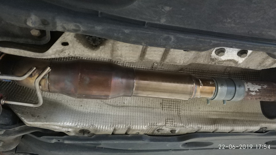 Даунпайп со спорт-катализатором — Skoda Octavia A7 Mk3. Запчасти на фото: 22062019