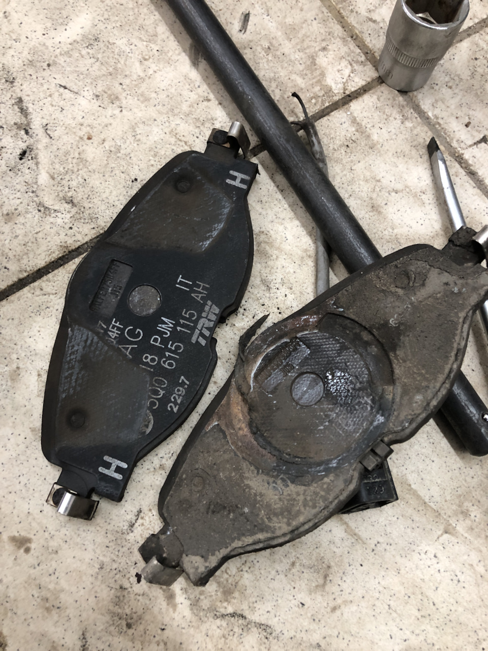 Фото в бортжурнале Volkswagen Passat Alltrack (B8). Запчасти на фото: 615115