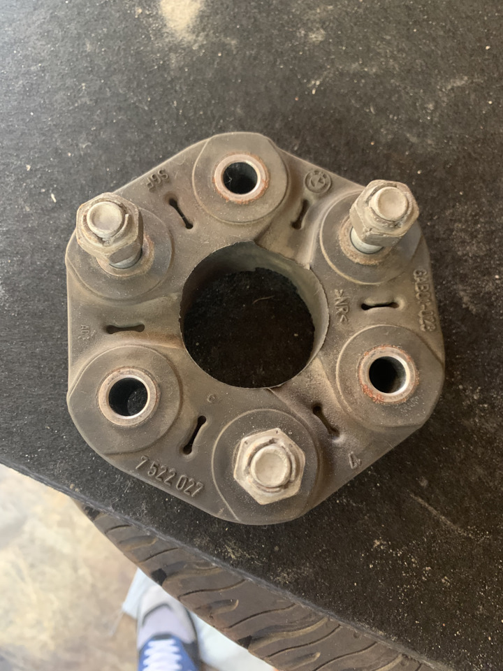 Муфта кардана Е60 на BMW 5 series (E60). Б/у | 2 500 ₽ в городе ...