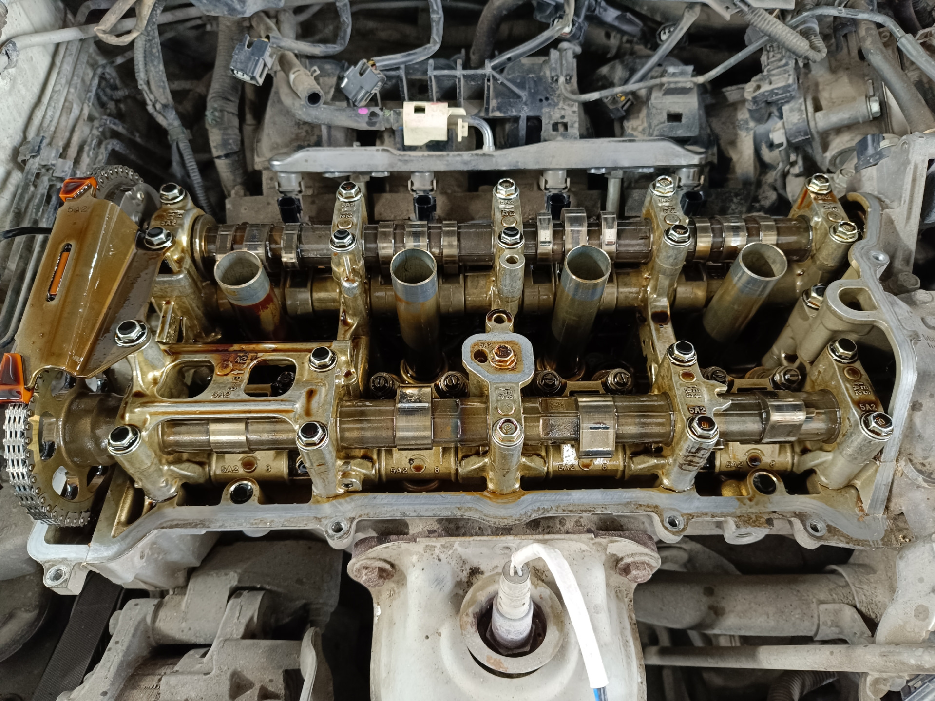 Замена сальников свечных колодцев, 144000 км — Honda Accord (9G), 2,4 л ...