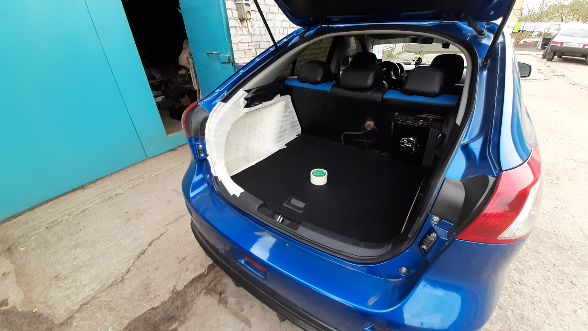 Как снять багажник лансер 10 Стелсы в крылья багажника. Часть 1 - Mitsubishi Lancer Sportback, 1,8 л, 2008 го