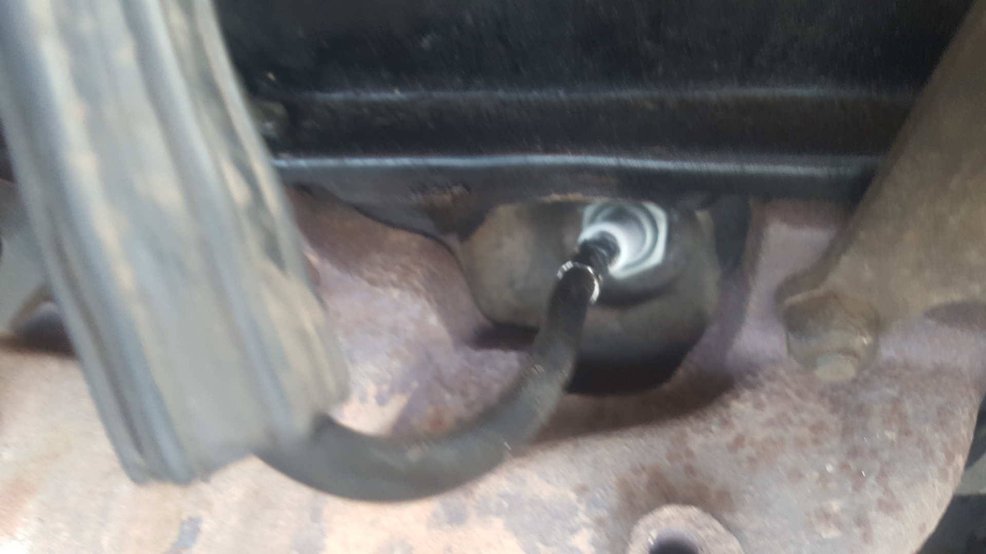 Пробивают Бронепровода постоянно — Ford Sierra, 2 л, 1988 года ...