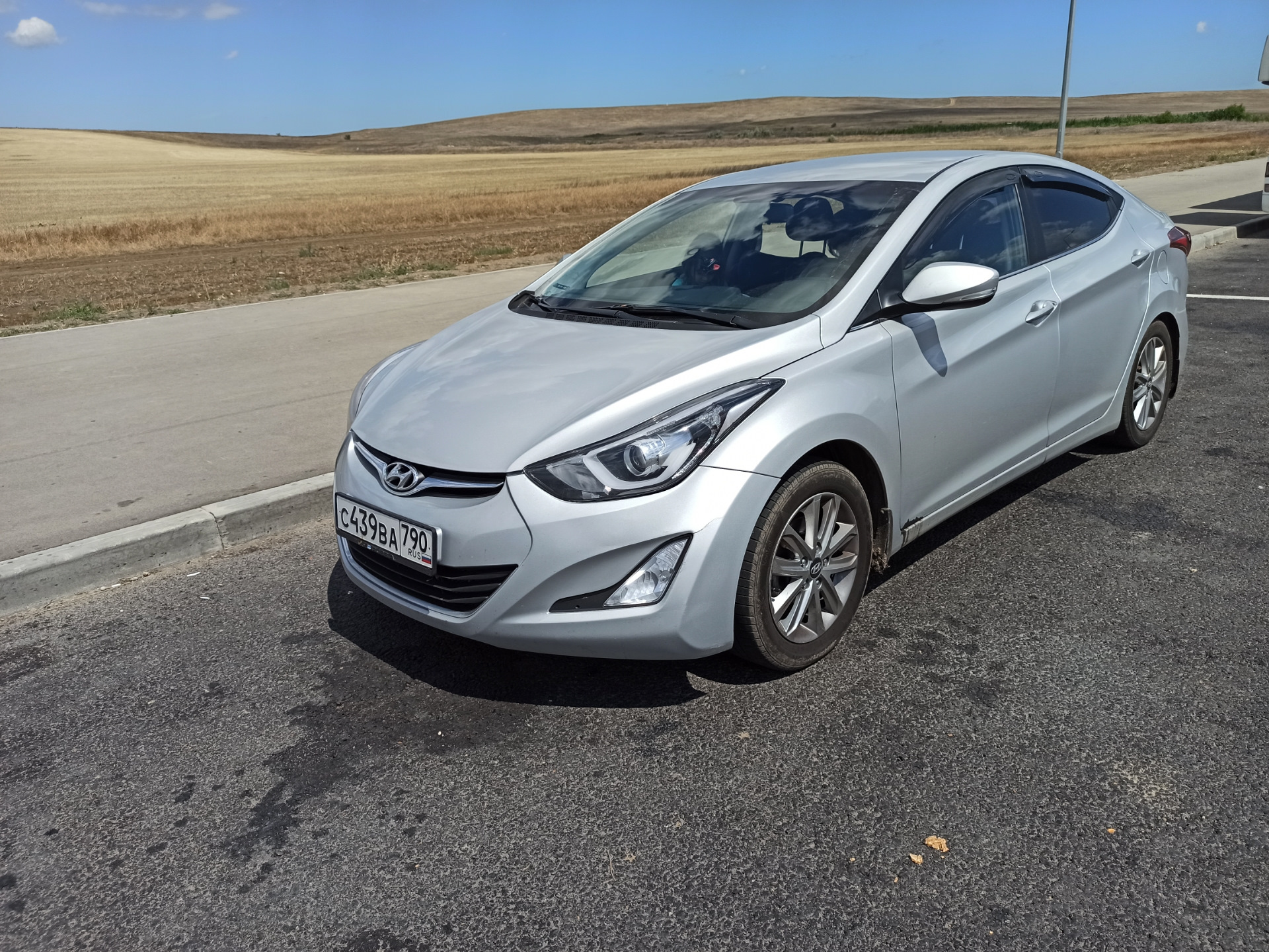 Хендай элантра 5. Hyundai Elantra 5. Hyundai Elantra 5 2015. Hyundai Elantra 1.8. Hyundai Elantra 8.