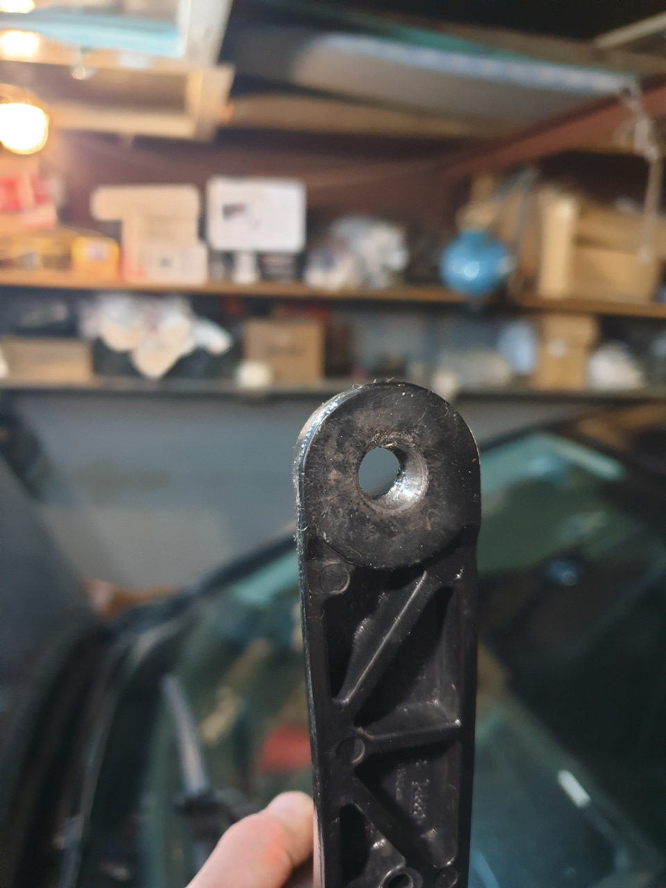 Сломался водительский дворник — Volkswagen Golf Plus, 1,6 л., 2012 года ...