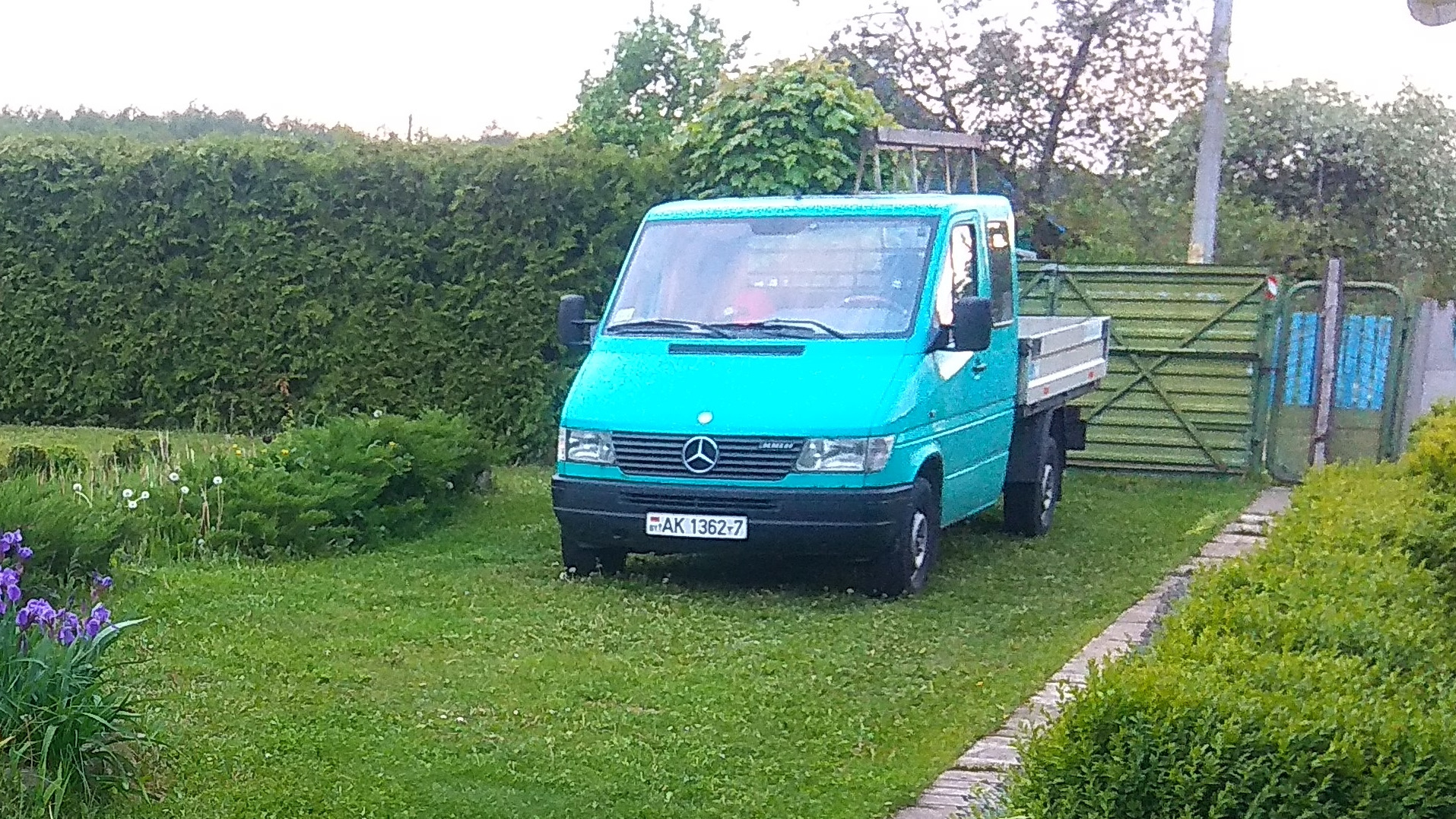 Mercedes-Benz Sprinter (1G) 2.3 дизельный 1995 | Бортовой дубль-кабина на  DRIVE2