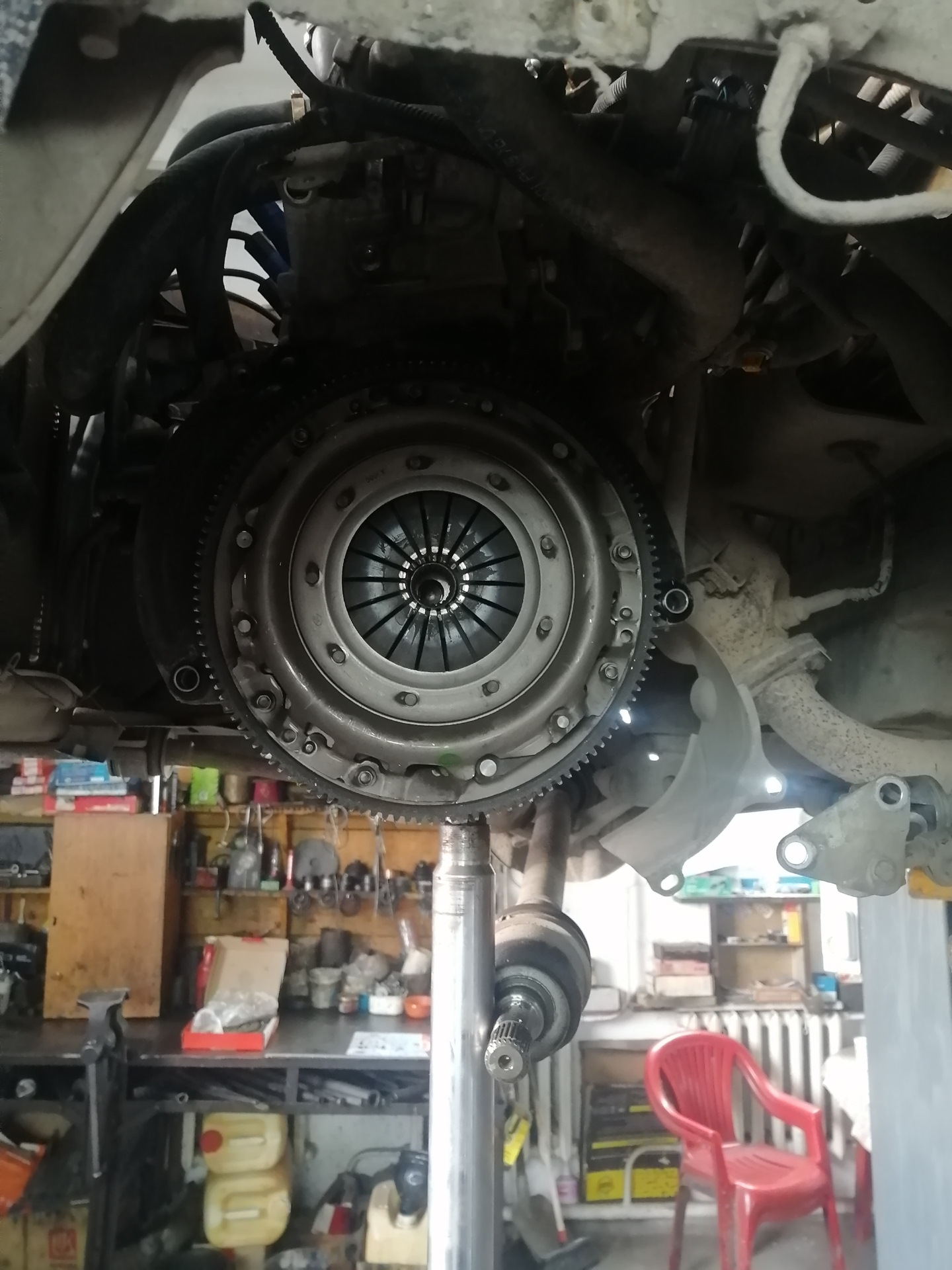 Новое сцепление, новая жизнь 💥 — Lada Гранта (1G), 1,6 л, 2012 года ...