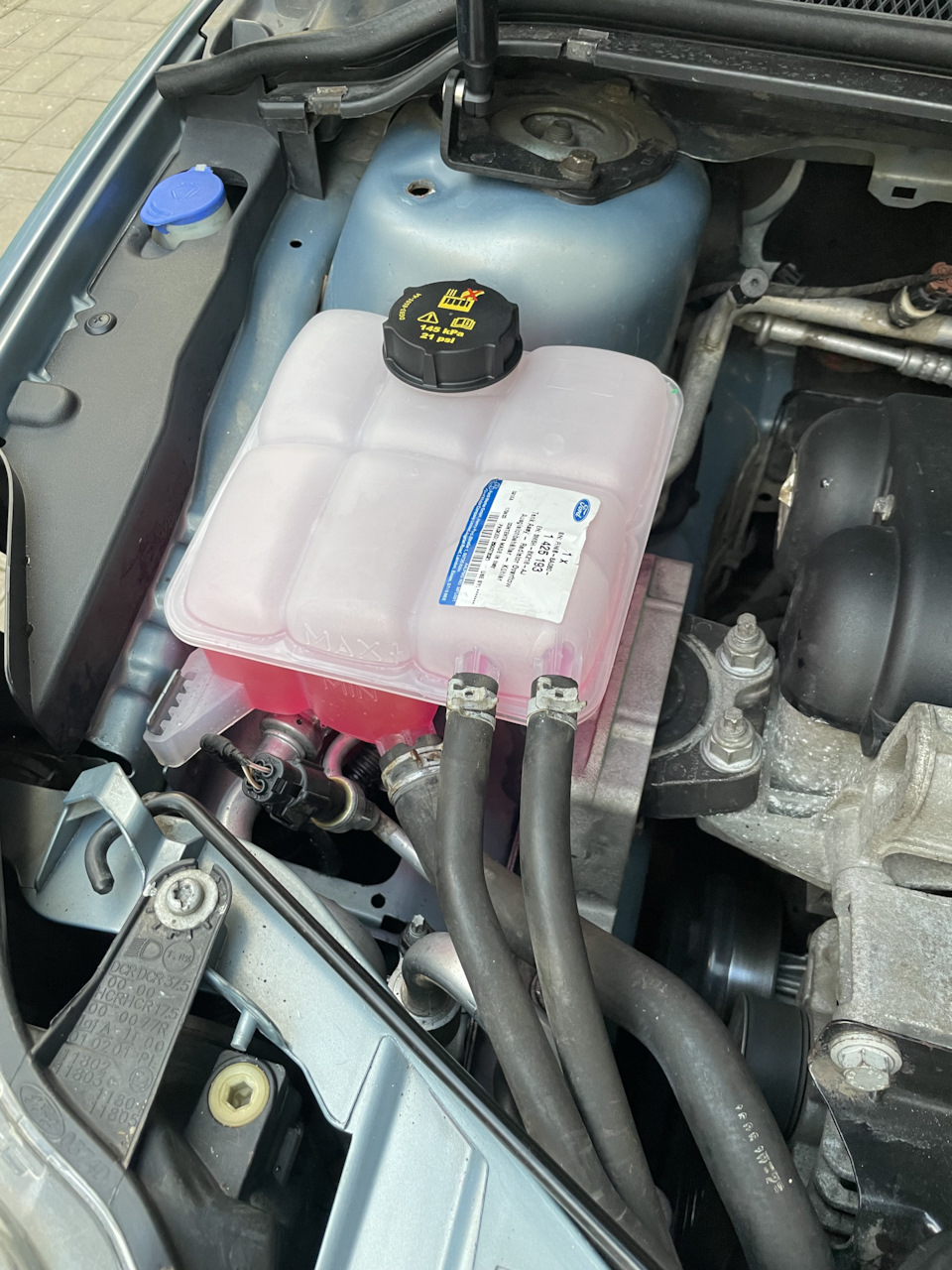 Новый бачок ОЖ — Ford Focus II Hatchback, 1,6 л, 2010 года | запчасти ...