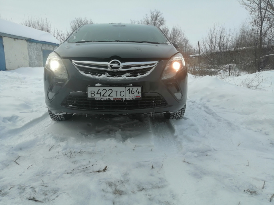 Замена ламп головного света — Opel Zafira Tourer, 1,4 л, 2013 года ...