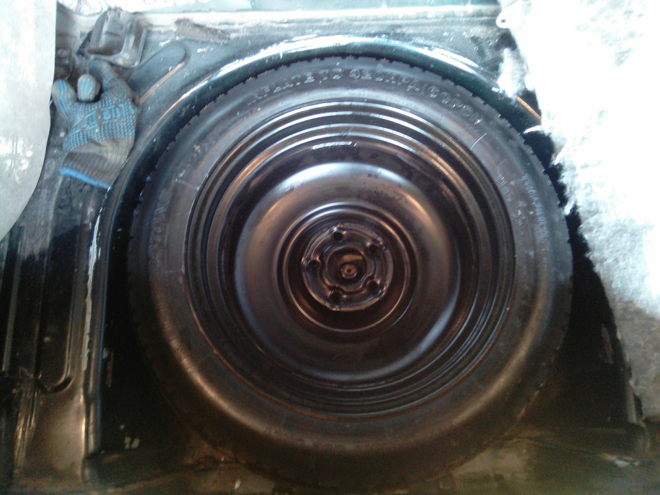 Ах, да! Купил я всё же банан от субаря за 500р! Встал идеально и в нишу и на ступицу. А то кататься с домиком на колёсах и без банана как-то сцыкотно. — Toyota Celica (230)