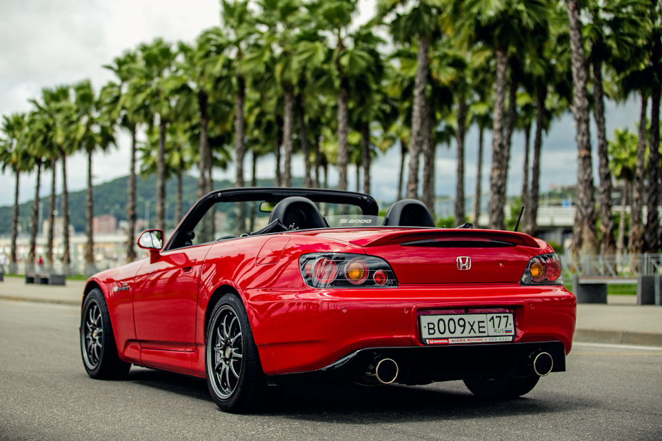 Honda s2000 Red White Wheels