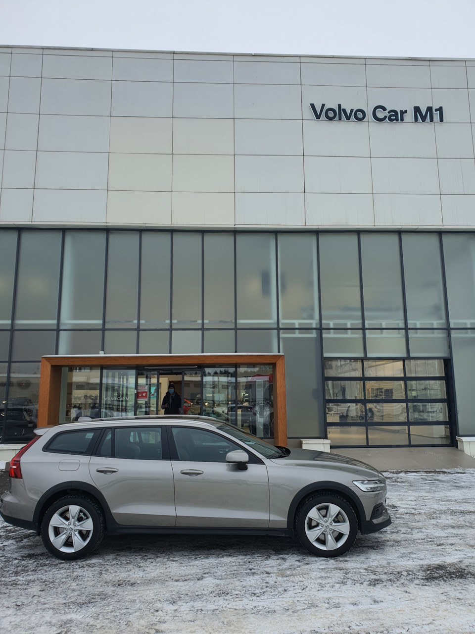 4. Стекло новое, ТО нулевое, да свежее маслицО — Volvo V60 Cross Country  (2G), 2 л, 2020 года | визит на сервис | DRIVE2