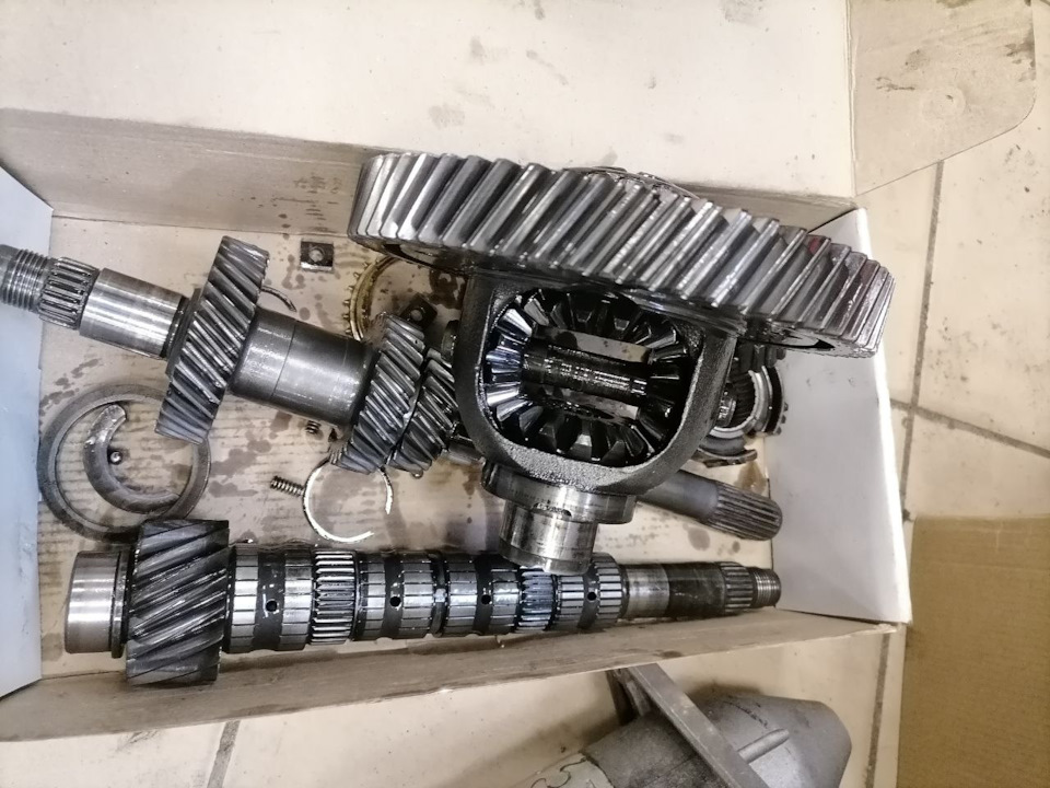 Всё что осталось после переборки кпп — Lada Приора хэтчбек