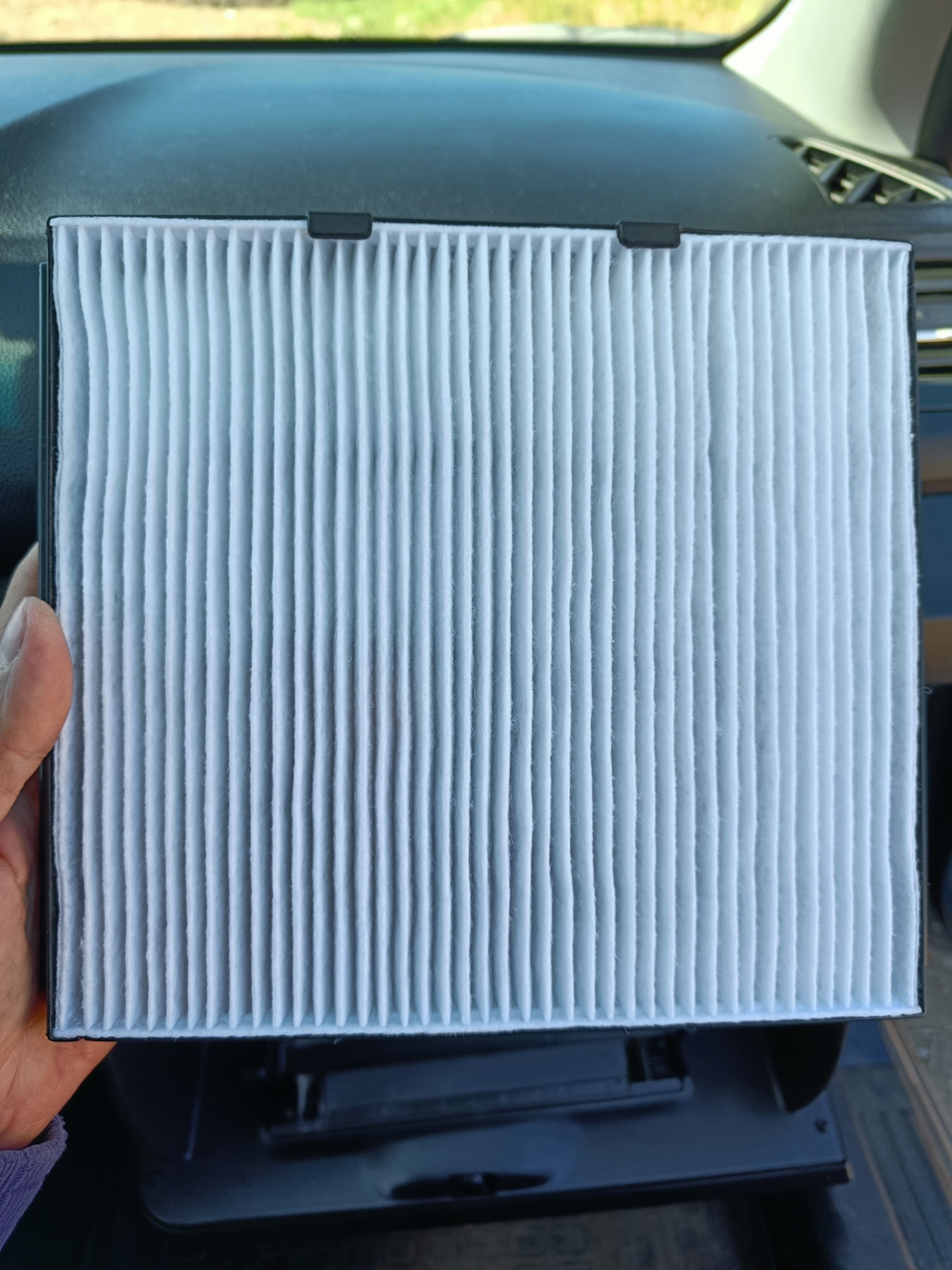 97. Замена салонного фильтра. 170574 км — KIA Rio (3G), 1,6 л, 2014 ...