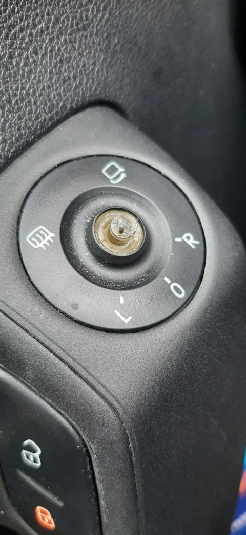 18) Джойстик регулировки зеркал. Volkswagen Polo Sedan GT, 1,4 л, 2016 года