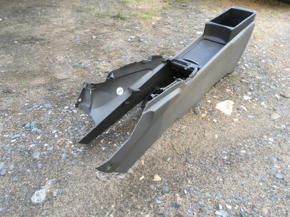 Центральная консоль Honda Civic 4D, оригинал на Honda Civic 4D (8G). Б ...