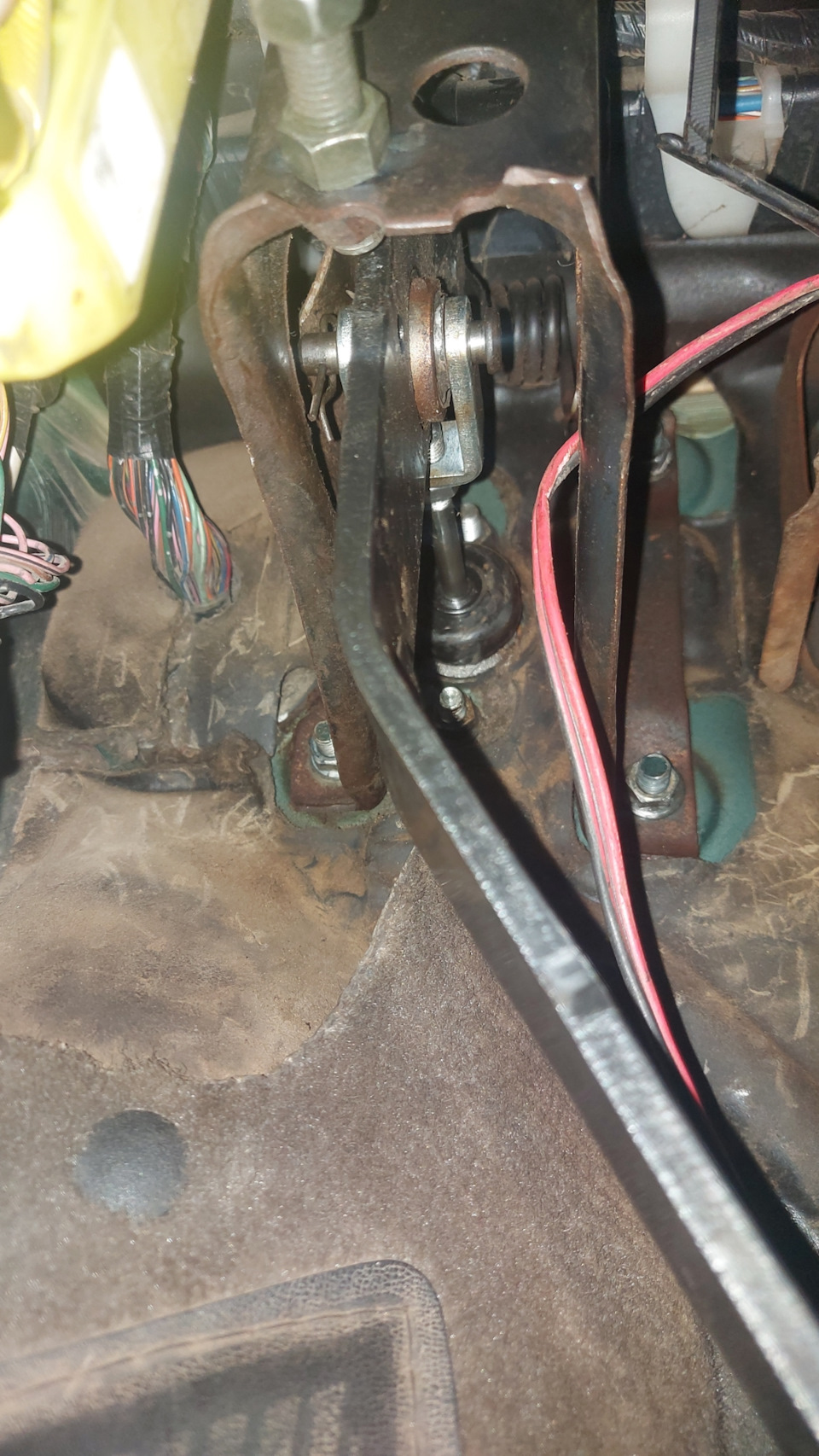 Настройка педали сцепления — Isuzu Trooper (2G), 3,1 л, 1997 года ...