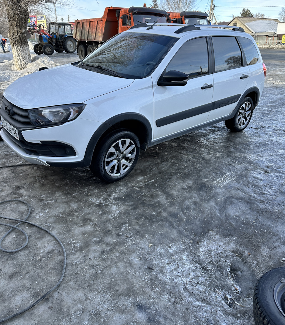 Трейд ин. — Lada Гранта Cross, 1,6 л, 2022 года | продажа машины | DRIVE2