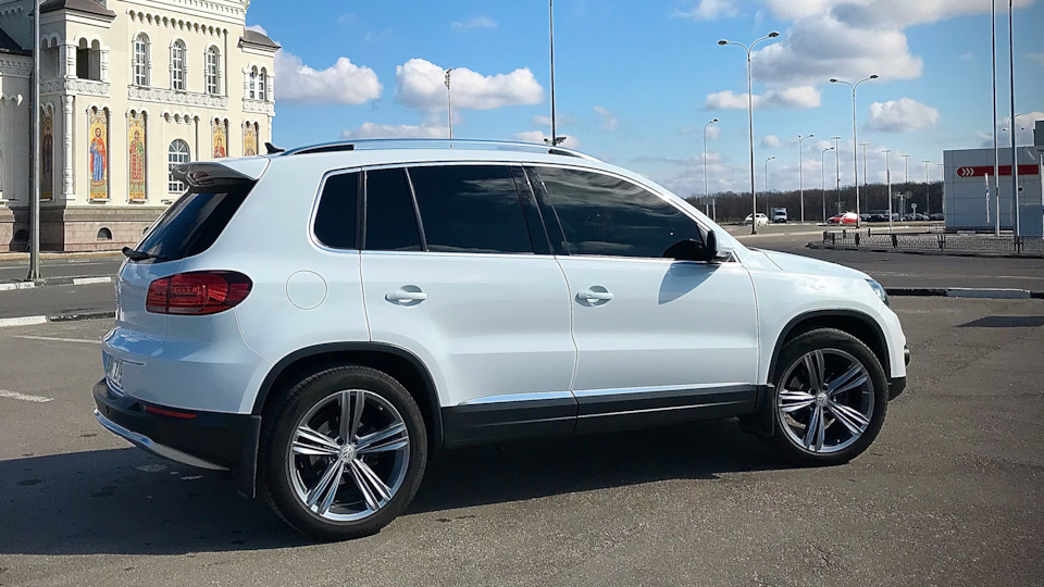 Volkswagen Tiguan TIGuasha ReVo st.1