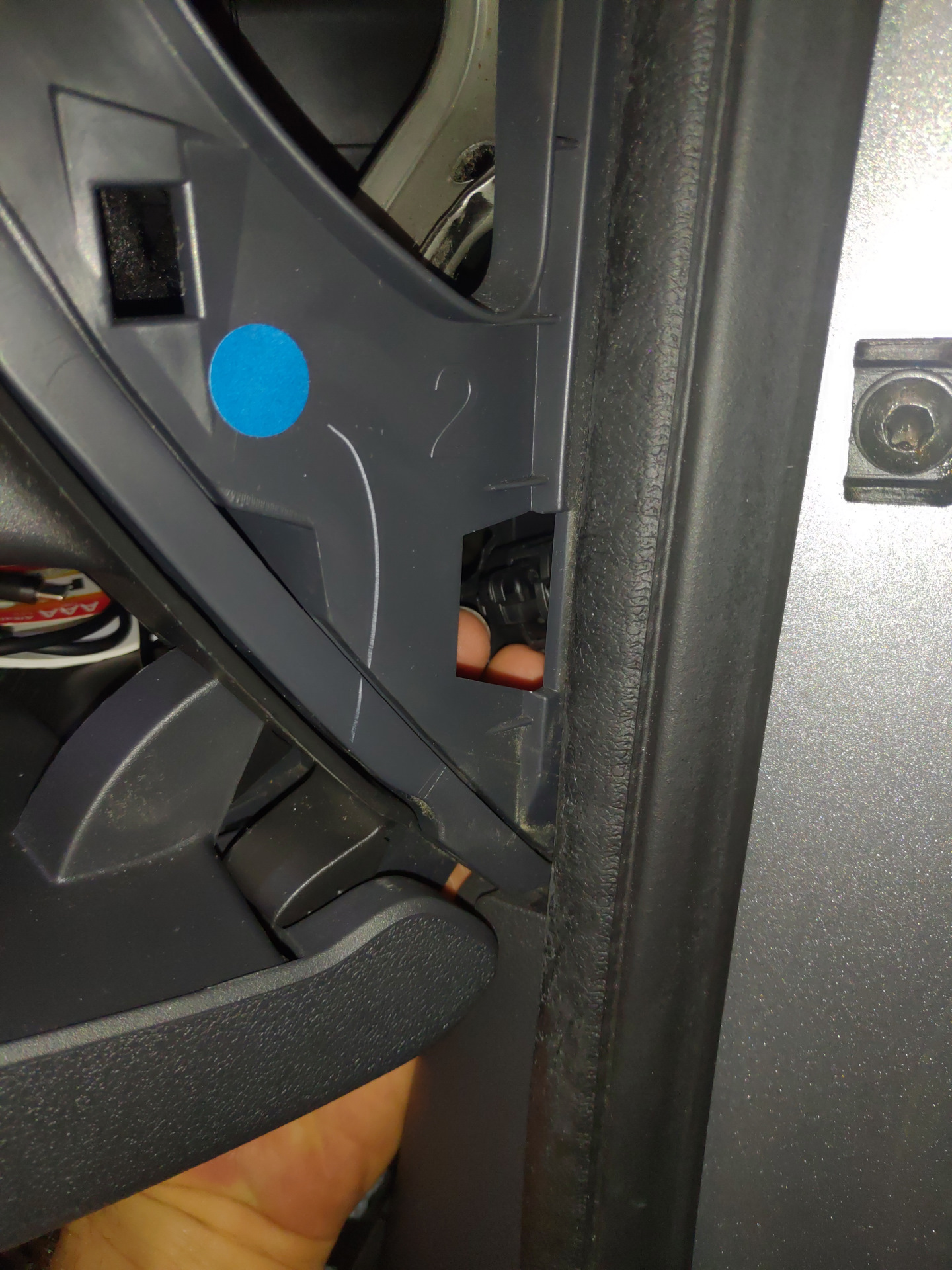 Плавное открывание бардачка. — Peugeot 5008 (1G), 2 л, 2015 года ...