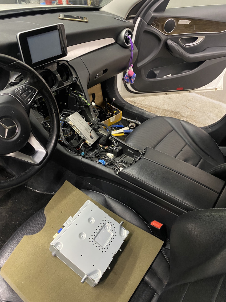 Педалька и кар плей — Mercedes-Benz C-class (W205), 1,6 л, 2015 года ...