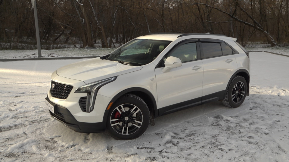 Cadillac XT4 "Pearl Flash"