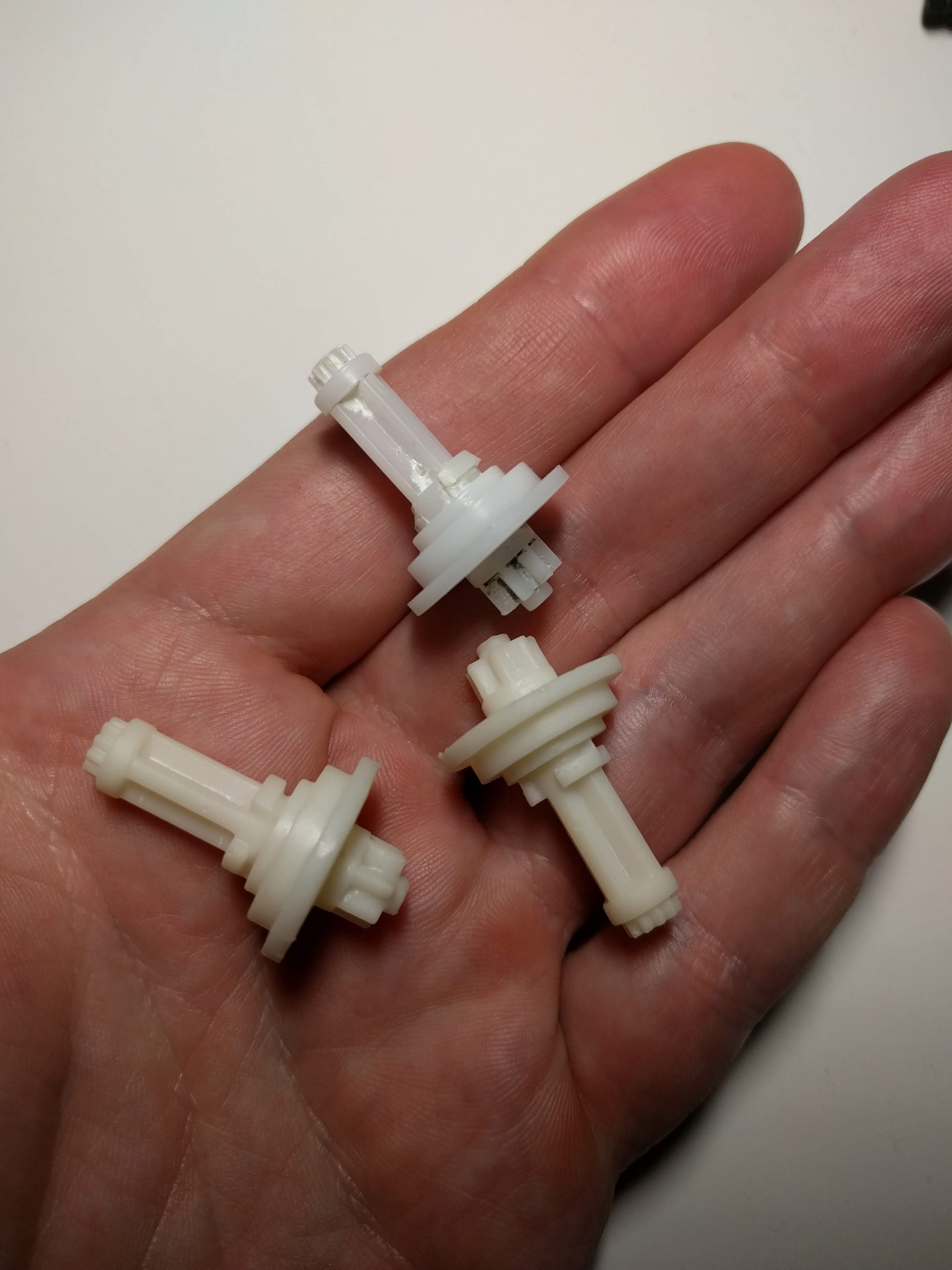 Ремонт прижимного вала шестерни регулировки положения зеркала ...